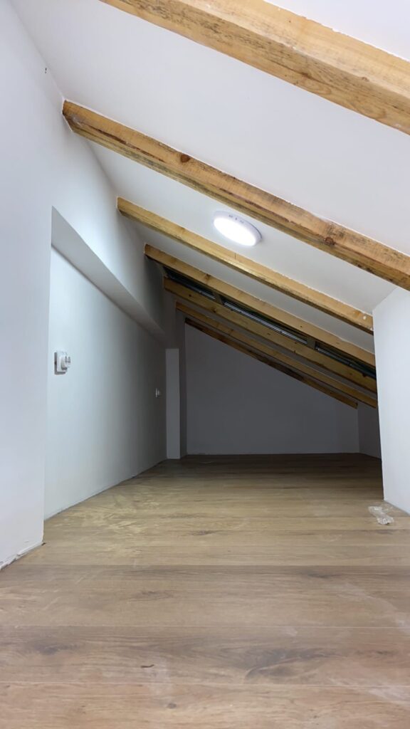 Završena adaptacija stanova u Beogradu - enterijer potkrovlja.